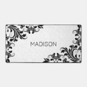 ホワイトダマスク黒い渦巻き デスクマット (正面)