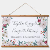 ホワイトダークピンクレッドフローラ緑婚約 吊り下げ型タペストリー (正面)