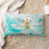 ホワイトチューリップフラワーブルーウォーターポンドアクアターコイズ ランバークッション (ブランケット)