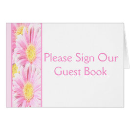 ホワイトテーブルカード上のピンクガーベラデイジー