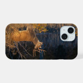 ホワイトテール鹿、エッジ上の大きなバック。 iPhone 15ケース (裏面横)