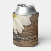 ホワイトデイジーとバーンウッドカントリーの結婚式の好意 缶クーラー (缶正面)