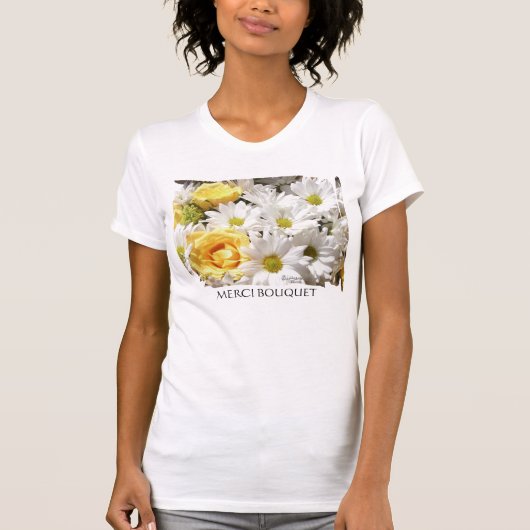ホワイトデイジーイエローローズズTシャツ Tシャツ (正面)