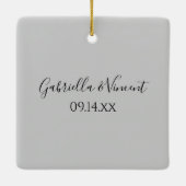 ホワイトデイジーエレガンス婚約した セラミックオーナメント (裏面)