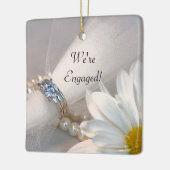 ホワイトデイジーエレガンス婚約した セラミックオーナメント (左)