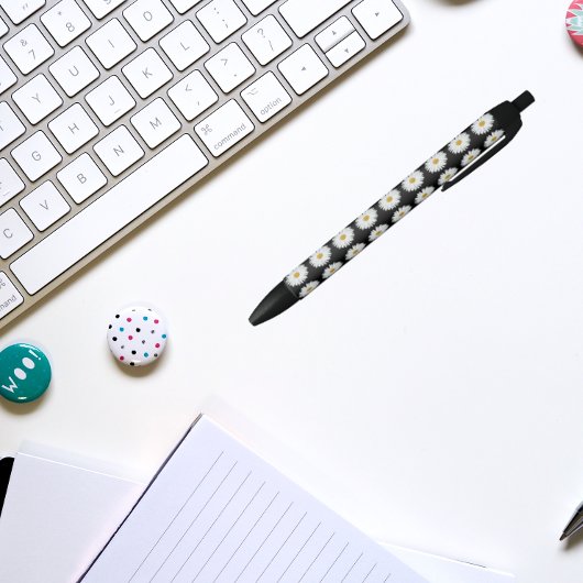 ホワイトデイジーオンブラックフローラルパターン 黒ボールペン