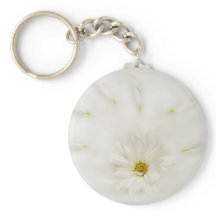 ホワイトデイジーフラワーラウンドキーチェーン