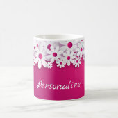 ホワイトデイジーブロッサムマゼンタピンクフローラ開花 コーヒーマグカップ (中央)