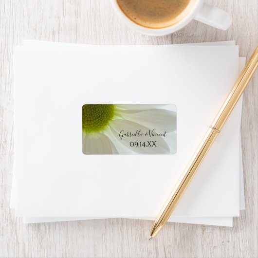 ホワイトデイジー花びら結婚式の引き出物ラベル ラベル (インサイチュ)