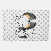 ホワイトトリカラーポメラニア犬かわいい漫画の犬と手 キッチンタオル (横)