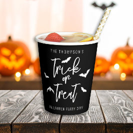 ホワイトトリックまたはトリートスクリプトフォントこうもりハロウィーン 紙コップ