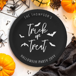 ホワイトトリックまたはトリートタイポグラフィとこうもりハロウィーン ペーパープレート