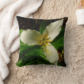 ホワイトトリリウムフラワー春ワイルドフラワー クッション (ブランケット)