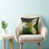 ホワイトトリリウムフラワー春ワイルドフラワー クッション (椅子)