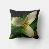 ホワイトトリリウムフラワー春ワイルドフラワー クッション (裏面)