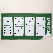 ホワイトドミノオングリーンパーソナライズされた ビーチタオル (正面)