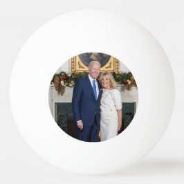 ホワイトハウスのクリスマス ジョー・バイデン大統領 写真 卓球ボール