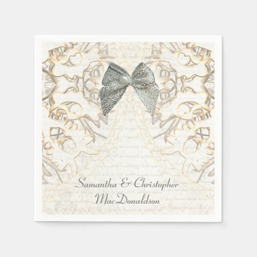 ホワイトパーチメントレースの古いダマスクの結婚式 スタンダードカクテルナプキン (正面)