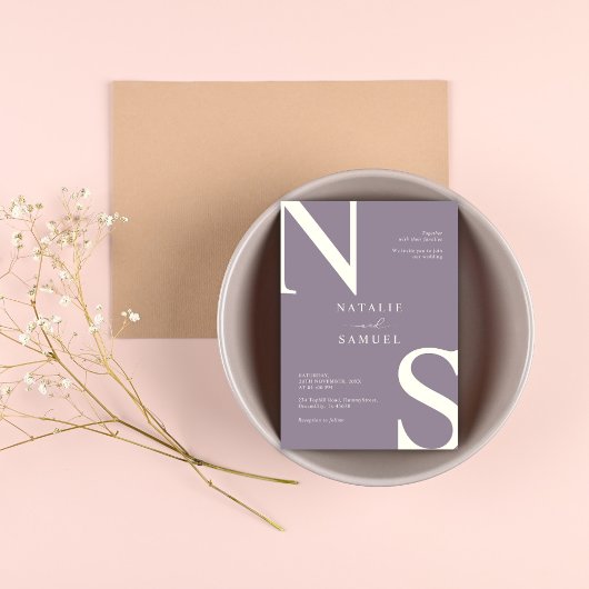 ホワイトパープルミニマルエレガントスはっきりしたイニシャルウィッド 招待状