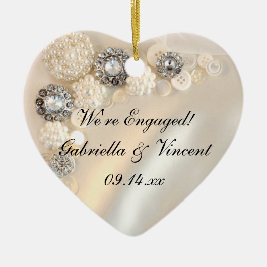 ホワイトパールフェイクとダイヤモンドボタンの婚約 セラミックオーナメント (正面)