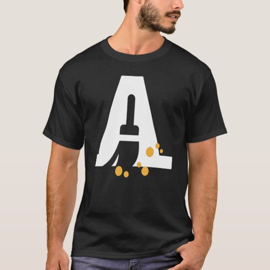 ホワイトビッグレターAアルファベット大文字イニシャルスペル Tシャツ (正面)