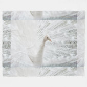 ホワイトピーコックの美しい羽 フリースブランケット (正面(横))