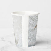 ホワイトピーコックの美しい羽 紙コップ (左)