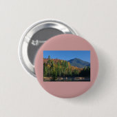 ホワイトフェイスマウンテンオーバーリトルチェリパッチポンド 缶バッジ (正面&裏面)