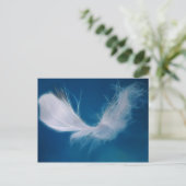 ホワイトフェザーアート – 純粋さと無垢のシンボル ポストカード (スタンド正面)