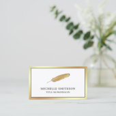 ホワイトフォイルとゴールドフォイルの羽ヴィンテージクイルペン 名刺 (スタンド正面)