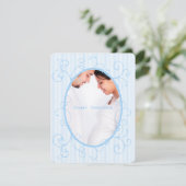 ホワイトフォトストライプ男の赤ちゃんシャワーで青い旋回 招待状 (スタンド正面)