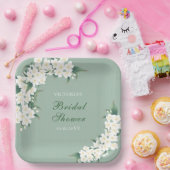 ホワイトフラワーオングリーンパターンブライダルシャワー ペーパープレート (パーティー)