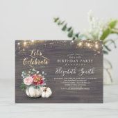 ホワイトフローラカボチャ素朴秋誕生日パーティー 招待状 (スタンド正面)