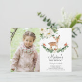 ホワイトフローラディアファウンウッドランド誕生日写真 招待状 (スタンド正面)