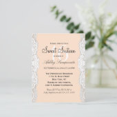 ホワイトフローラレースオンピーチベージュ 招待状 (スタンド正面)