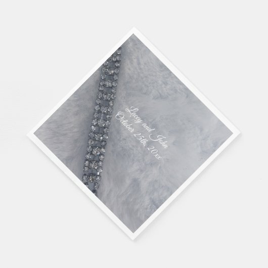 ホワイトフワフワのファーダイアモンズ紙ナプキンス スタンダードランチョンナプキン (角)