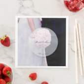 ホワイトブライダルドレスとバラ結婚ズ (インサイチュ)