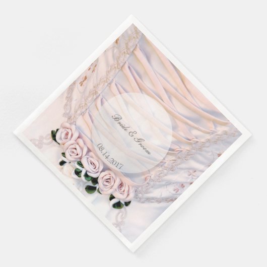 ホワイトブライダルドレスとバラ結婚ズ (コーナー)