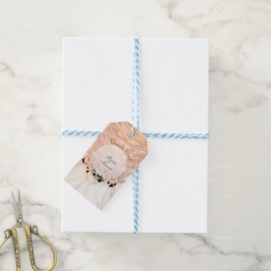 ホワイトブライダルドレスとバラ結婚ズ ギフトタグ (より糸付き)