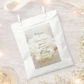 ホワイトブライダル結婚ズフラワーブーケ フェイバーバッグ (クリップ留めされた状態)