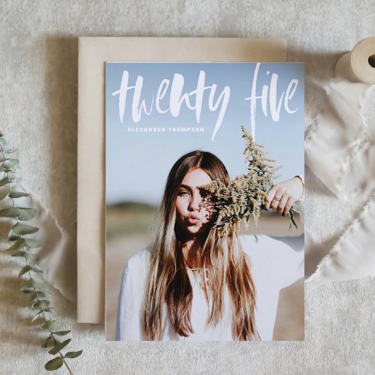 ホワイトブラシタイポグラフィ卒業招待状 招待状