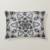 ホワイトブラックの透かし模様 アクセントクッション (正面)