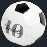 ホワイトブラックモノグラムイニシャル名番号 サッカーボール<br><div class="desc">白いスタイリッシュ背景と黒い色の文字。名前とプレイヤー番号をカスタマイズして追加する。あなたのモノグラムイニシャルは背景パターンとして。</div>