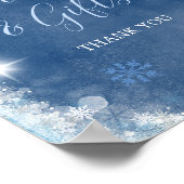 ホワイトブルーウィンタースノーフレークブライダルカードとギフト ポスター (角)