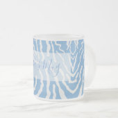 ホワイトブルーパーソナライズされた フロストグラスマグカップ (正面右)