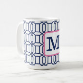 ホワイトブルー名門私立校風のオクタゴンモノグラムイニシャル コーヒーマグカップ (正面左)