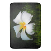 ホワイトプルメリアフランギパニハワイ花 バスマット (正面縦)