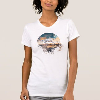 ホワイトホースと月の反射海 Tシャツ
