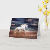 ホワイトホースアットサンセットオンビーチグリーティングカード カード (黄色い花)