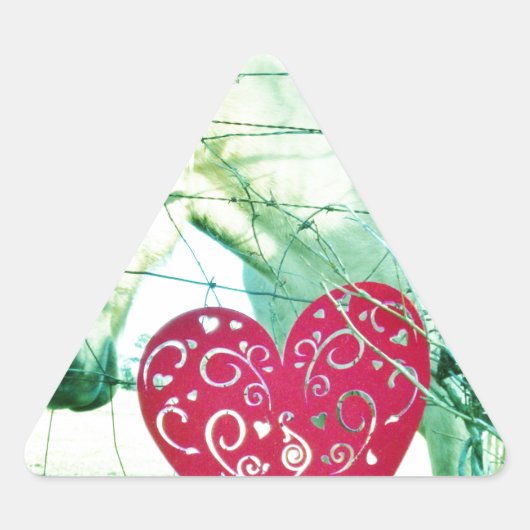 ホワイトホース赤いハートバレンタイン 三角形シール (正面)